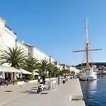Casper Mit Terrasse- Garten Und Grill By Interhome Veli Lošinj