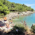 Casper Mit Terrasse- Garten Und Grill By Interhome Veli Lošinj