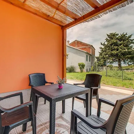 Casper Mit Terrasse- Garten Und Grill By Interhome