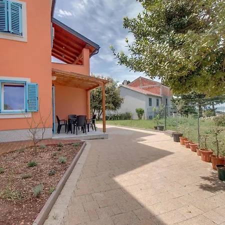 Casper Mit Terrasse- Garten Und Grill By Interhome Veli Lošinj