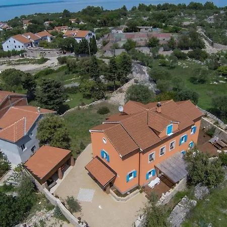 Casper Mit Terrasse- Garten Und Grill By Interhome Veli Lošinj