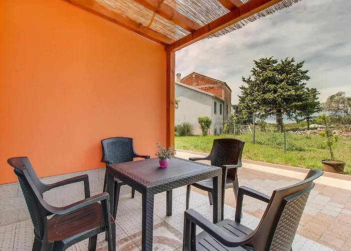 Casper Mit Terrasse- Garten Und Grill By Interhome